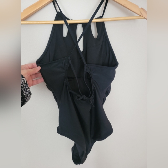 Cupshe Black High Neck Swimwear - Picture 2 of 4